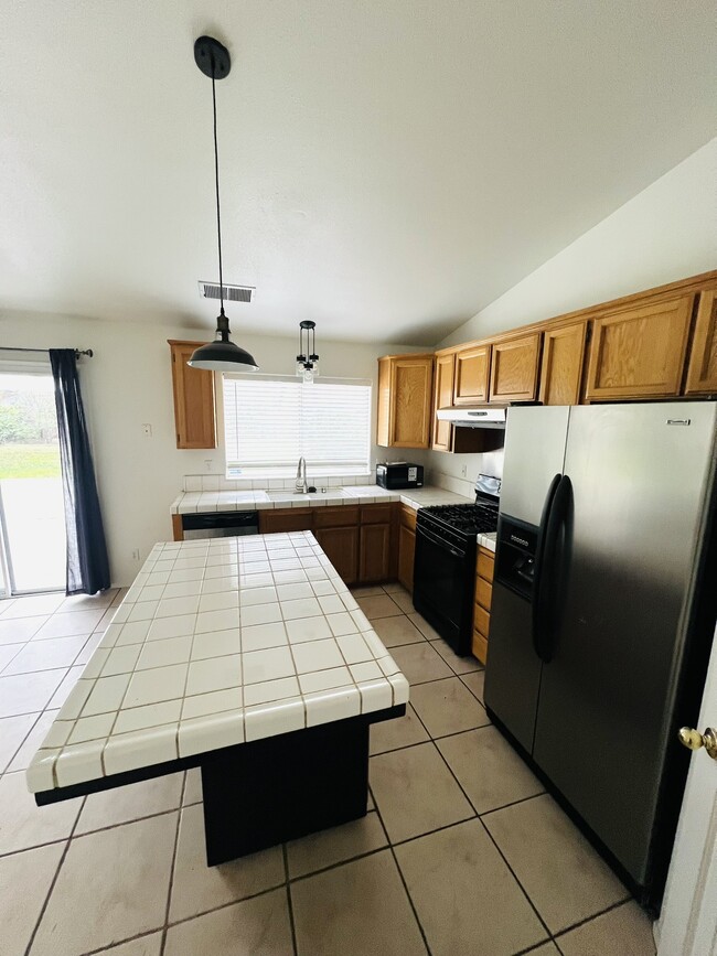 Photo - 575 W Cinnamon Ave