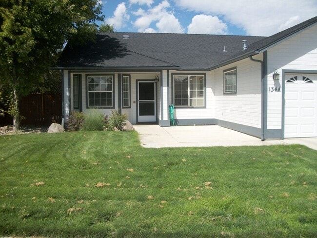 Photo - 3 bedroom Home for Rent in Chichester HOA