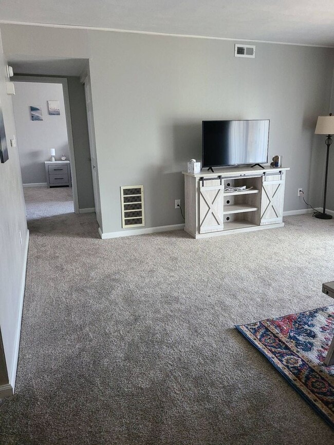 Prime Apartments & Townhomes at Uptown