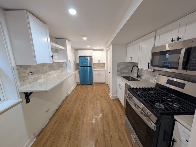 Photo - 3823 N Whipple St Unit B