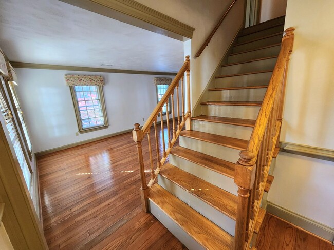 Photo - Gorgeous End Unit Townhouse in Great Bridge!