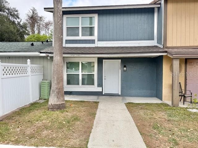 Building Photo - 14309 Village View Dr