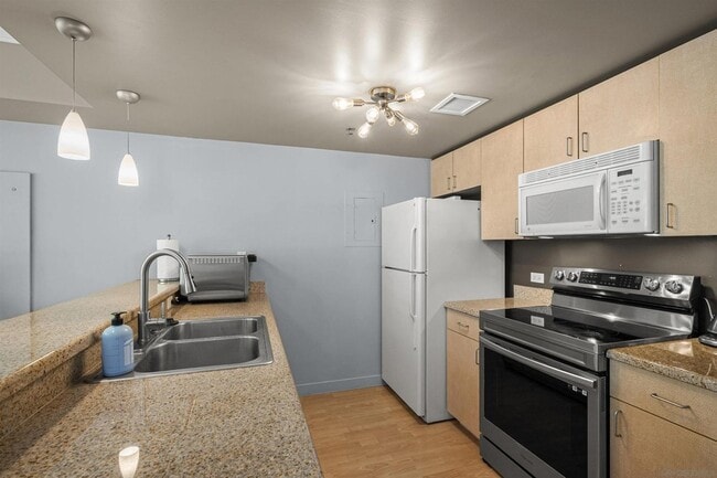 Photo - 425 W Beech St Unit 854