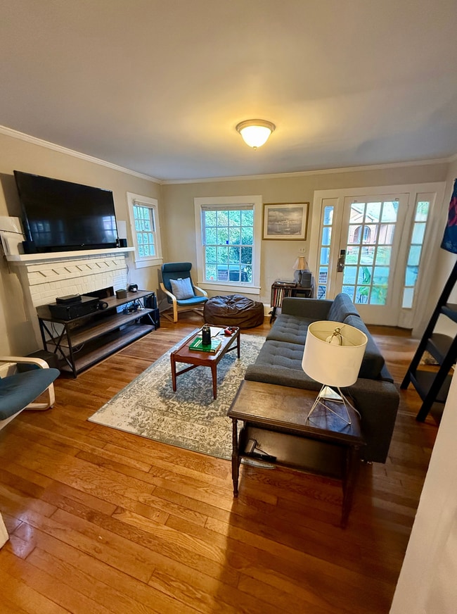 Photo - 116 Kenan St Unit B