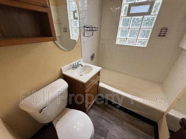 Photo - 2441 Dr. William Finlayson St