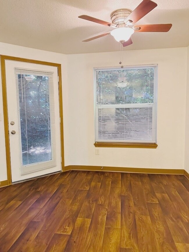 Photo - Find Your Perfect Place to Call Home! 2 Bedroom Coming Soon! Unidad 17