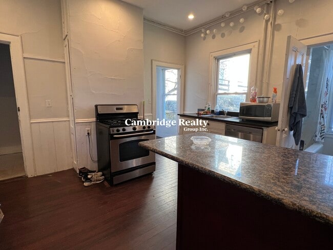 Photo - 76 Curtis St Unit #1