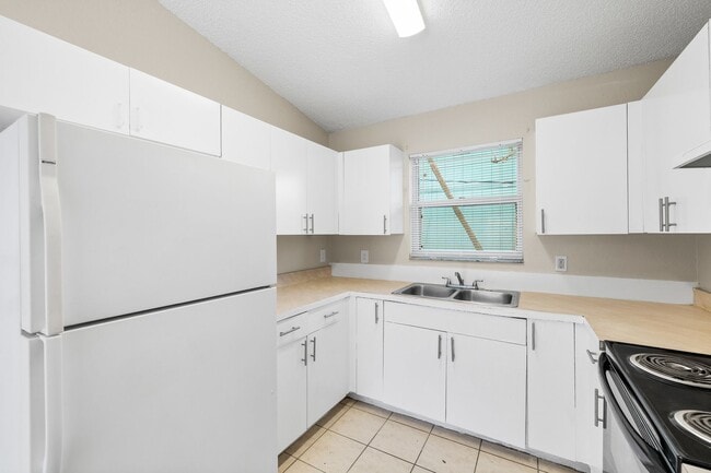 Photo - Cute 3/2 home with garage