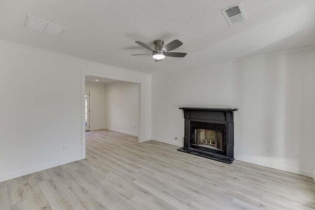 Photo - 1225 Shelton Way