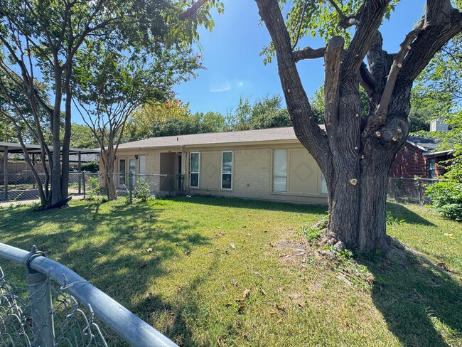 Building Photo - Cozy Living Near Rockwall Lake Rental