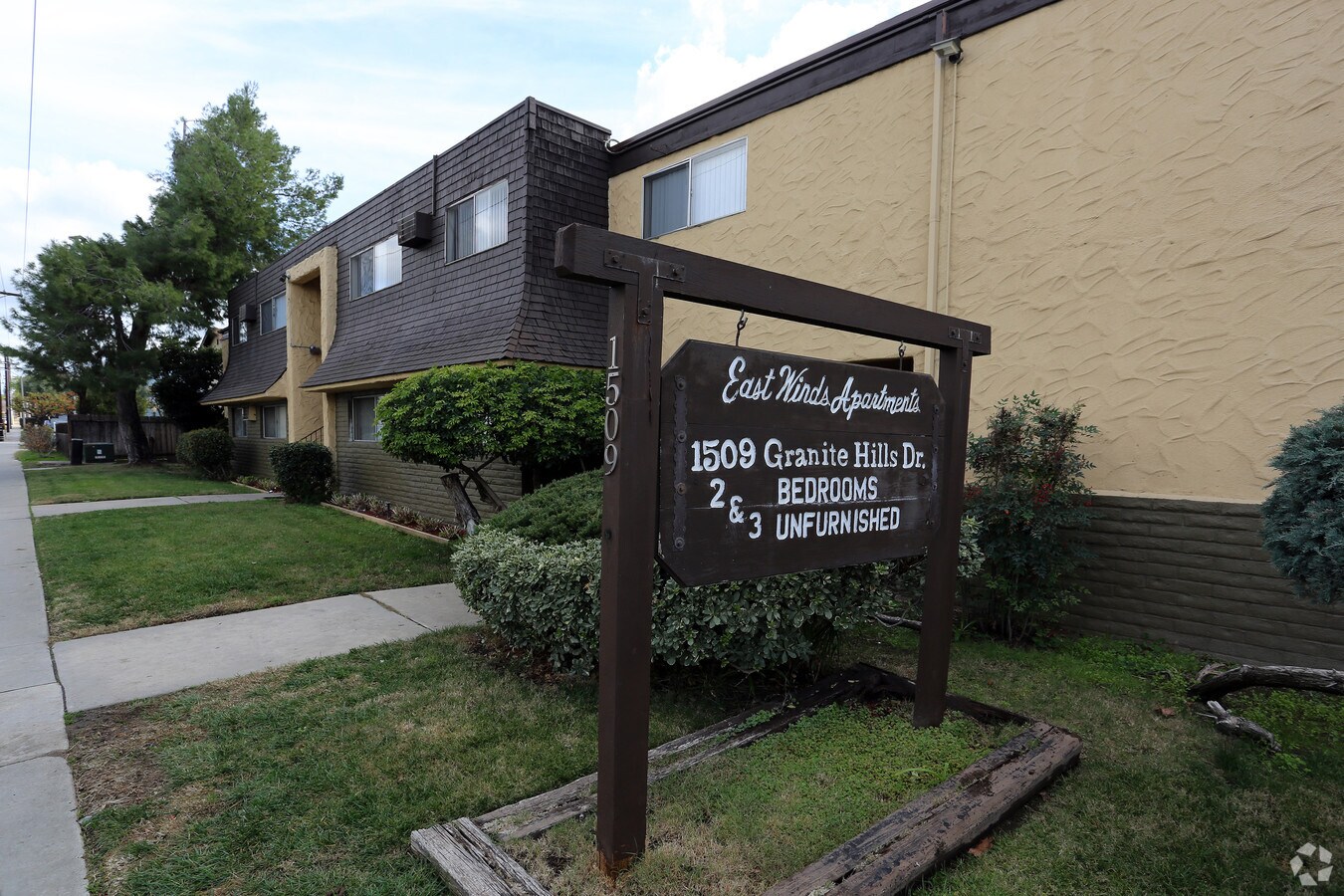 Photo - East Winds Apartments