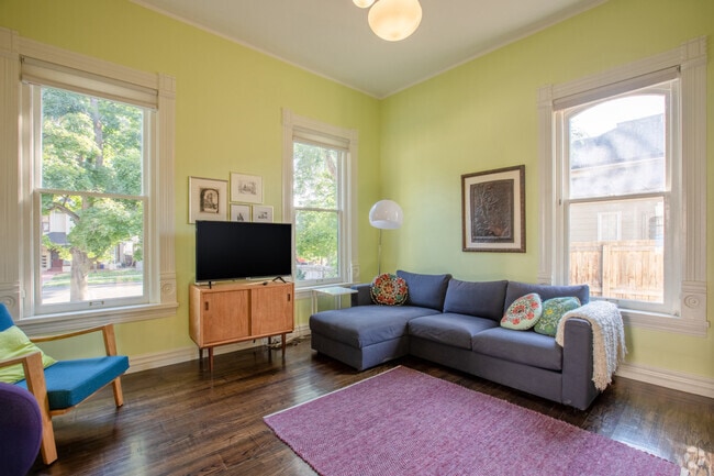 Building Photo - 425 2nd Ave Rental