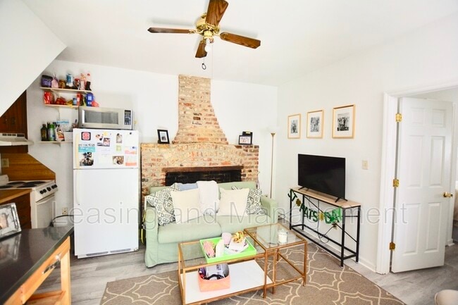 Photo - 24 Bee St Unit E