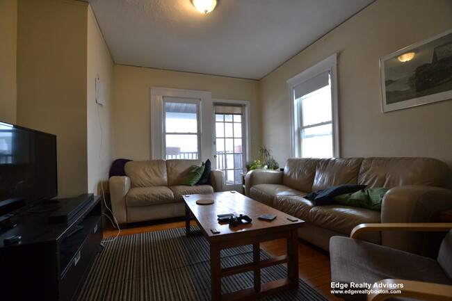 Photo - 46 Atkins St Apartment Unit 2