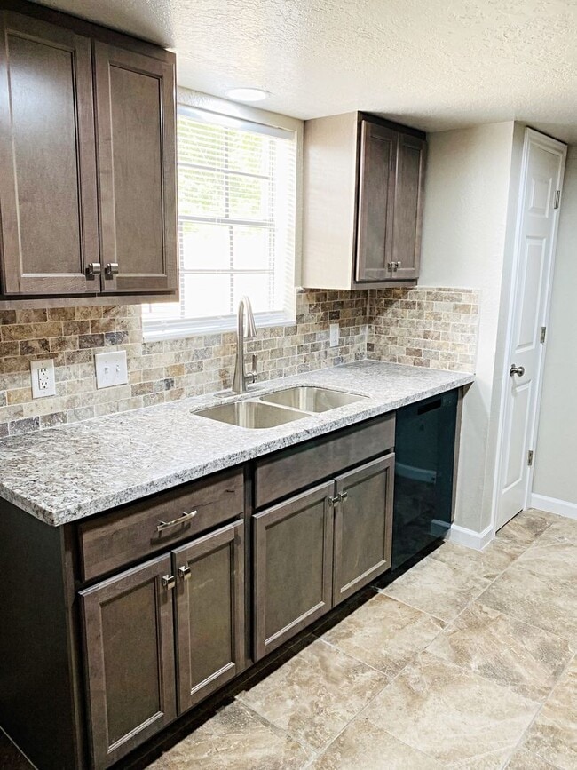 Photo - 2700 N 16th St