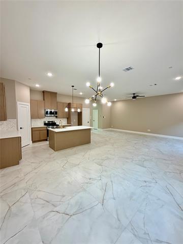 Photo - 2382 Usman Dr