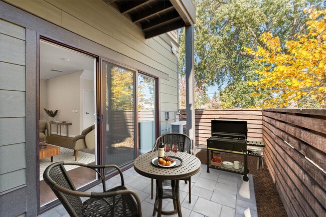 Geary Road Townhomes