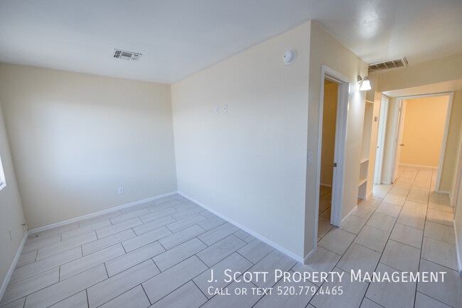 Photo - 1753 E Harvard St Unit 2