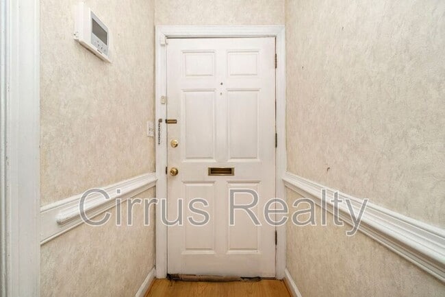 Photo - 9 Towne Square Dr