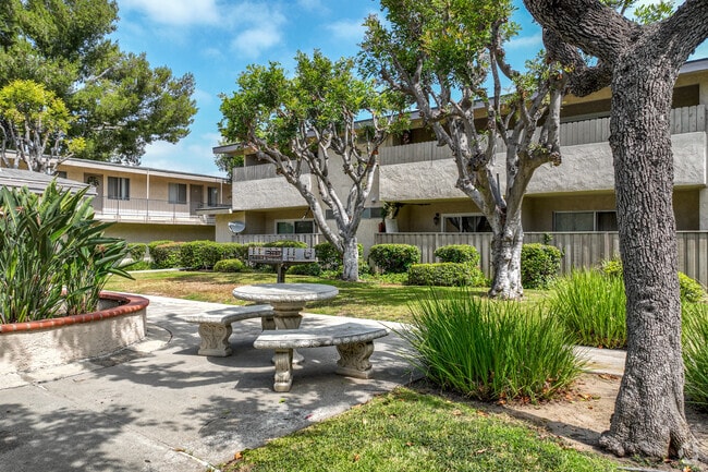 Building Photo - Fairhaven Village Rental