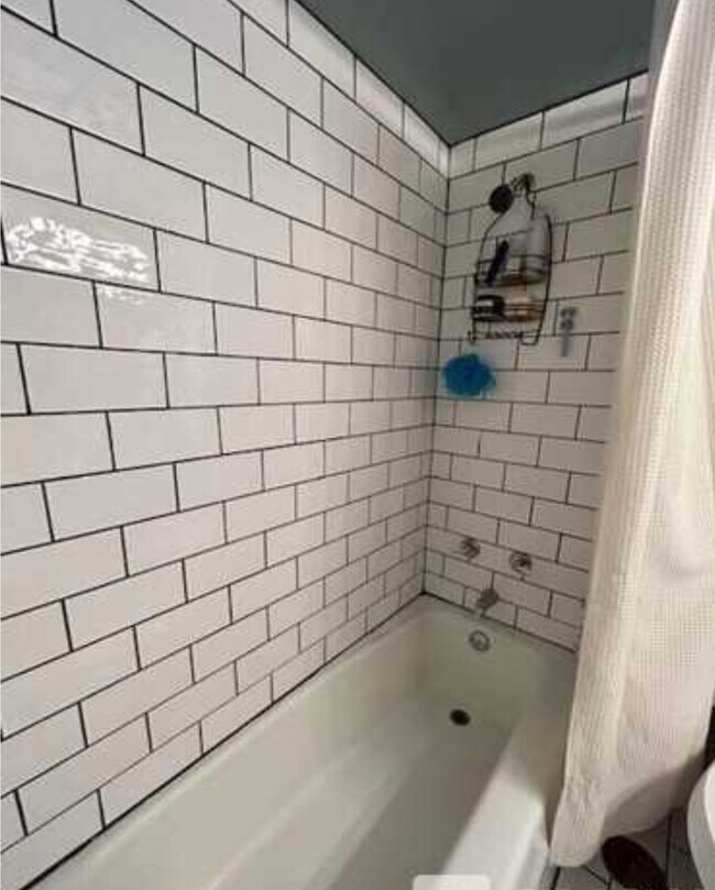 Photo - 639 W Wellington Ave Unit 11