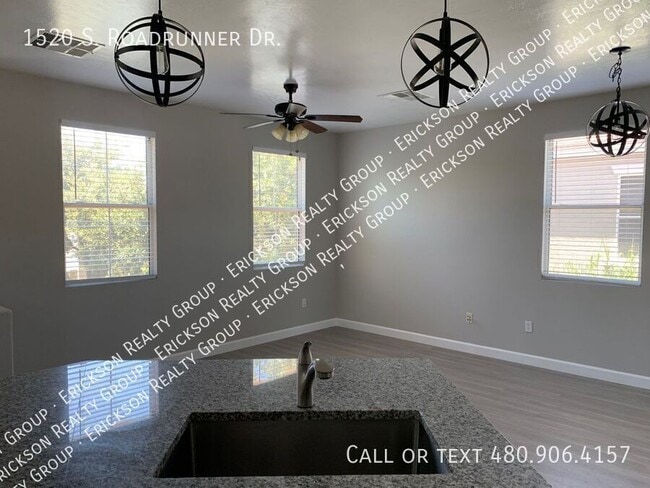 Photo - 1520 S Roadrunner Dr