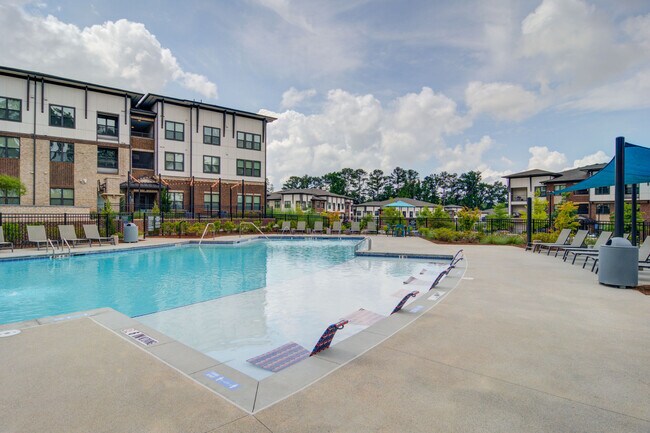 The Edison Sugarloaf Apartments