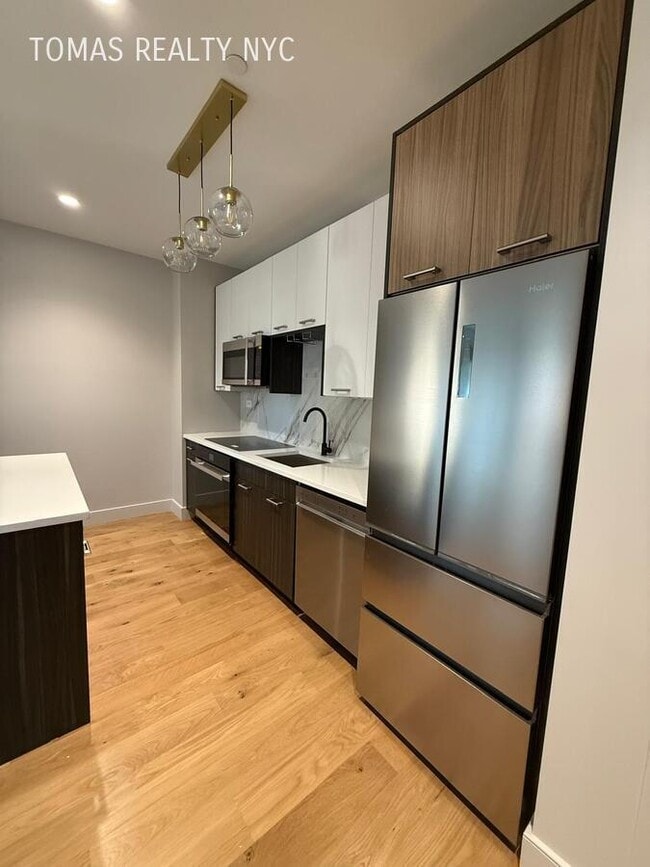 Photo - 1890 Pelham Pkwy S Unit 3C