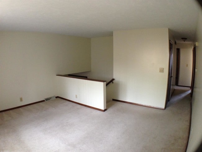 211 Saratoga Rd