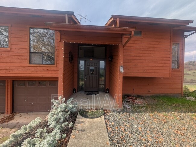 Photo - 539 Hatfield Dr