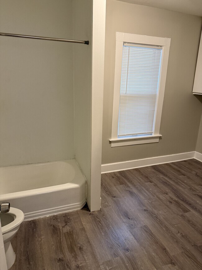 Photo - 2124 N 45th St