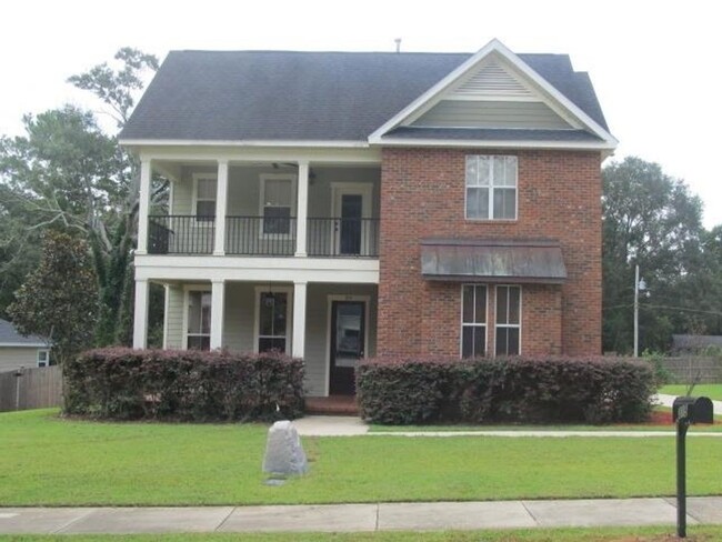 Charming 2 Story Home In Midtown - Charming 2 Story Home In Midtown