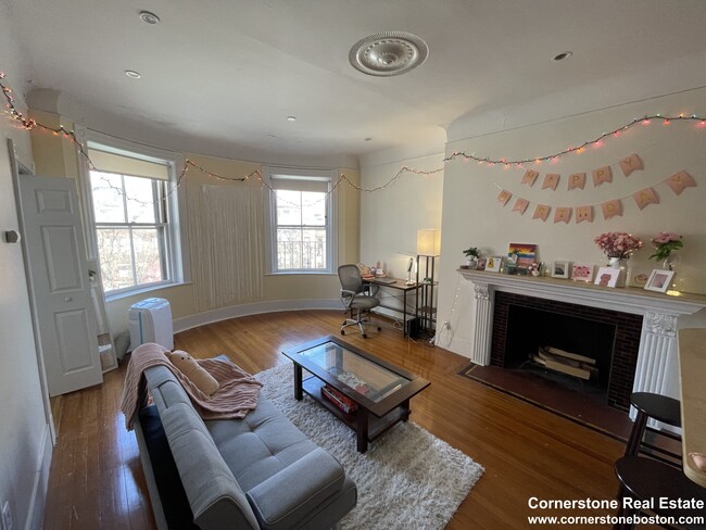 Photo - 591 Beacon St Unit 5