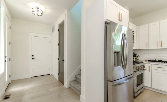 Photo - 10448 3rd Ave SW