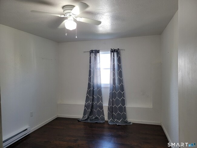 Photo - 53 Santoro St Unit lower