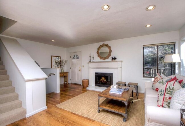Photo - Lovely Spacious 3bd/2ba in Flats of Sycamo...