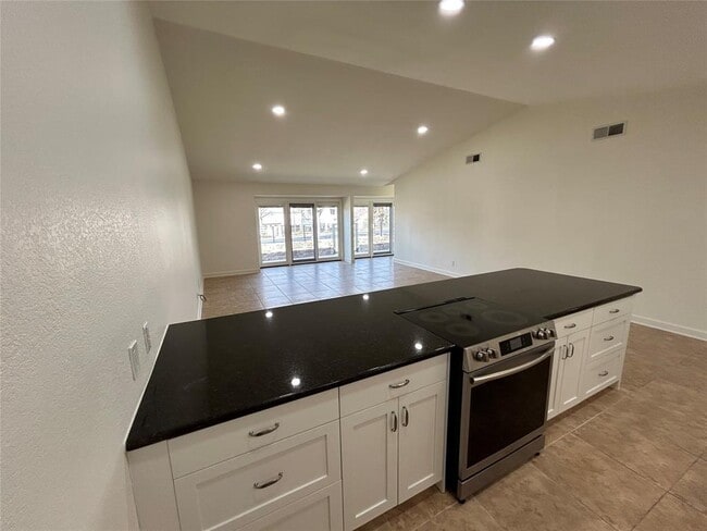 Photo - 100 Bay Point Dr Unit 7