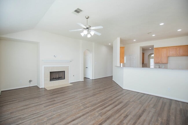 Building Photo - 835 Aqua Vista Ln
