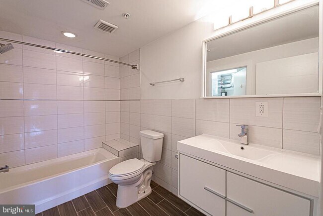 Photo - 135 N 3rd St Unidad 4C