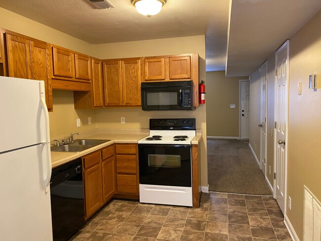Photo - 803 Golf View Pl Unit C