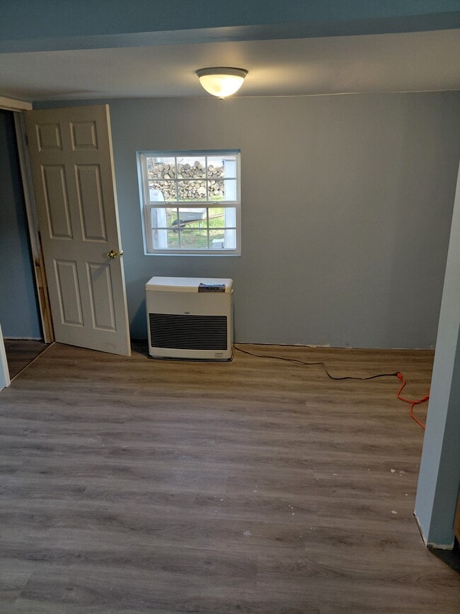 Photo - 102 Rock Church St