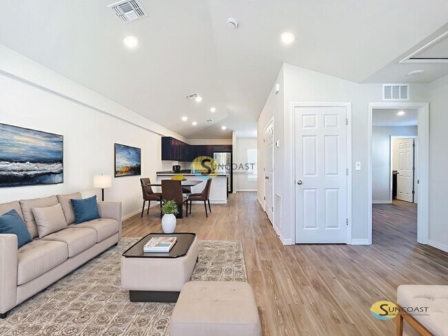 Photo - 2014 Dorion St