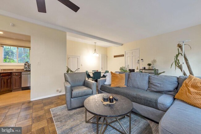 Photo - 3400 Gunston Rd