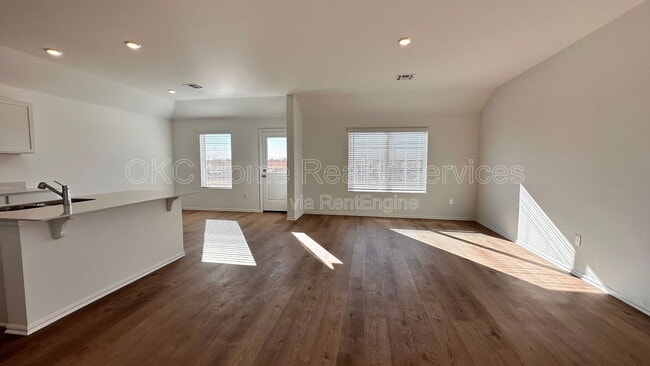 Photo - 16201 Harvester Dr