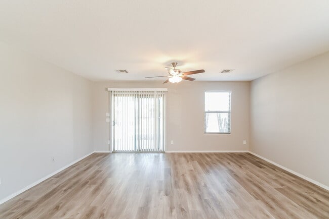 Photo - 1126 E Daniella Dr