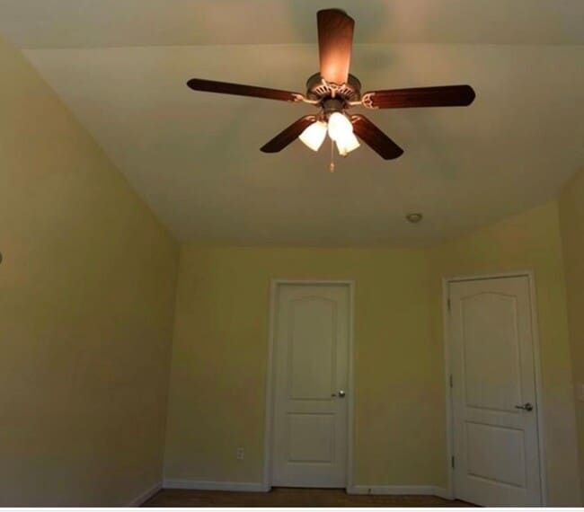 Photo - Townhome fresh paint and new carpet! Won't...