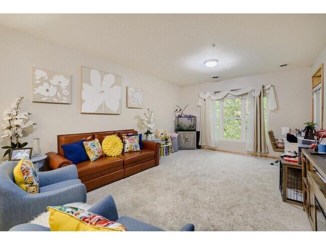 Photo - 2850 Cedar Ave S Unit 202