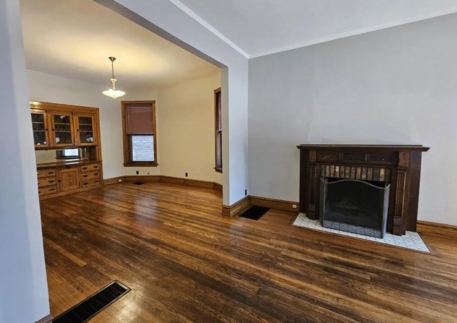 3727 N Wayne Ave Unit 1