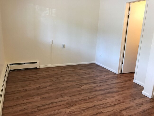 Photo - 3 Bedroom Townhome Available Near CU!!
