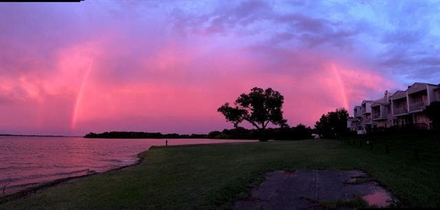 Building Photo - 402 Oakbrook Dr